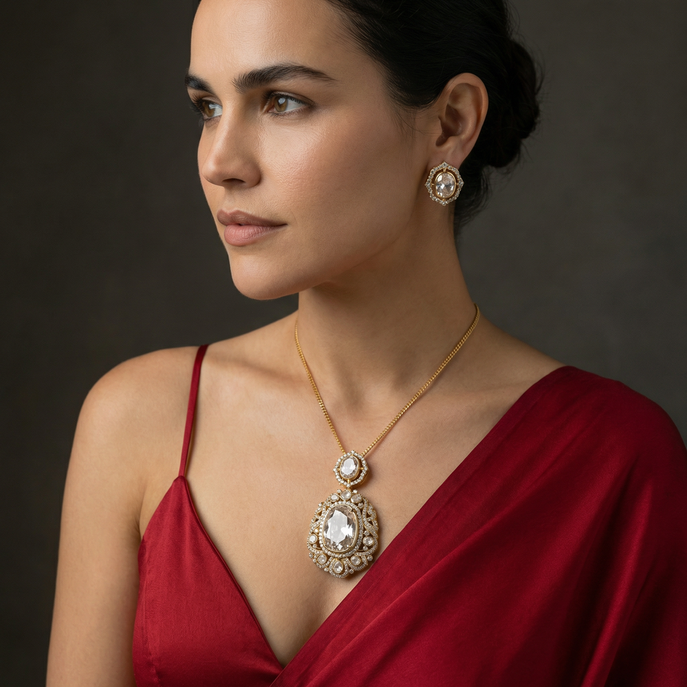 Elaria – noor regal pendant set by Ozel