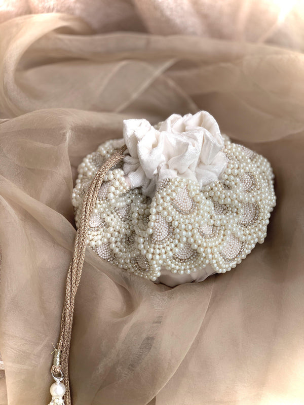 Amor Collection White Estelle Potli Bag - Ozel Bir Sey