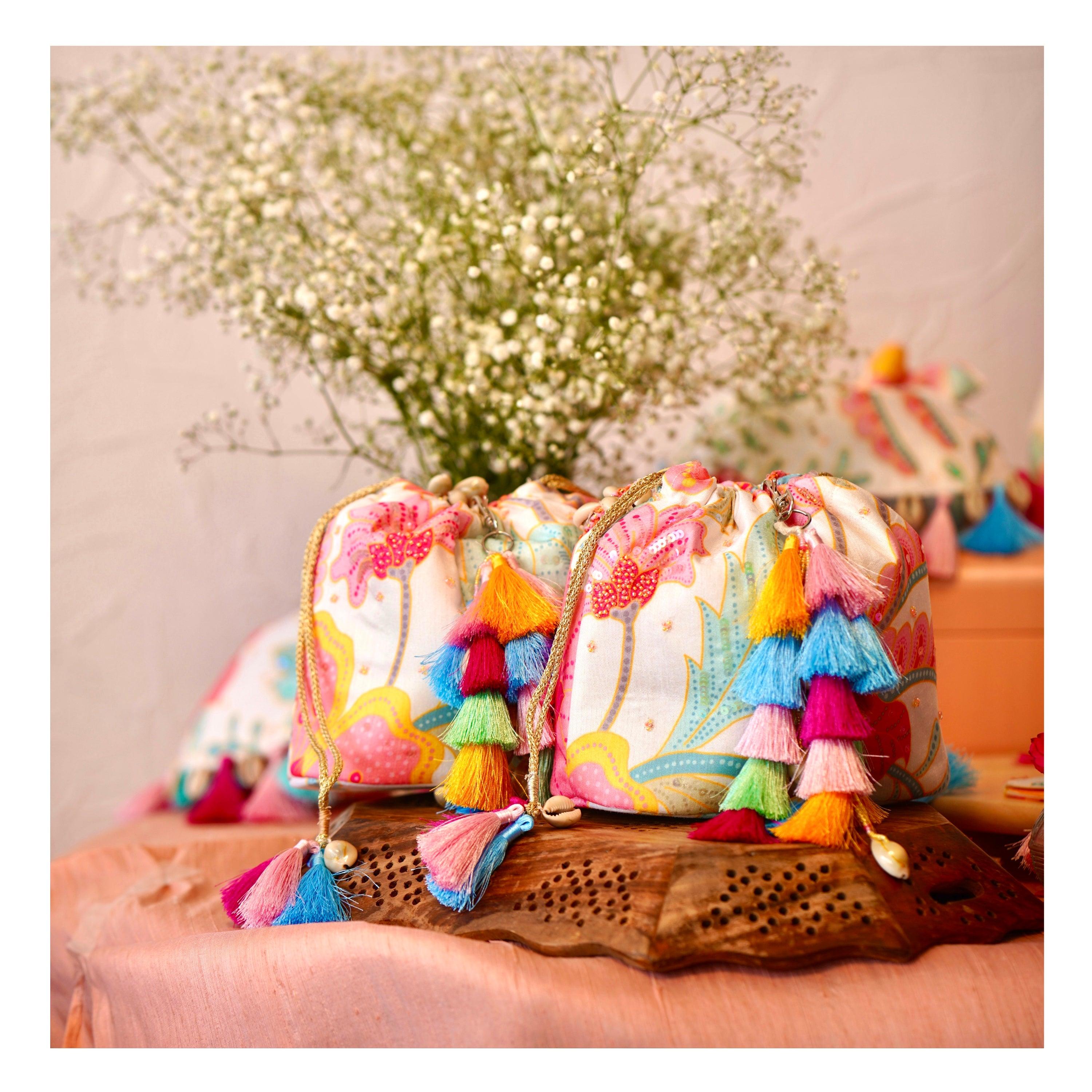 Gulaabi Floral Bucket Bag - Ozel
