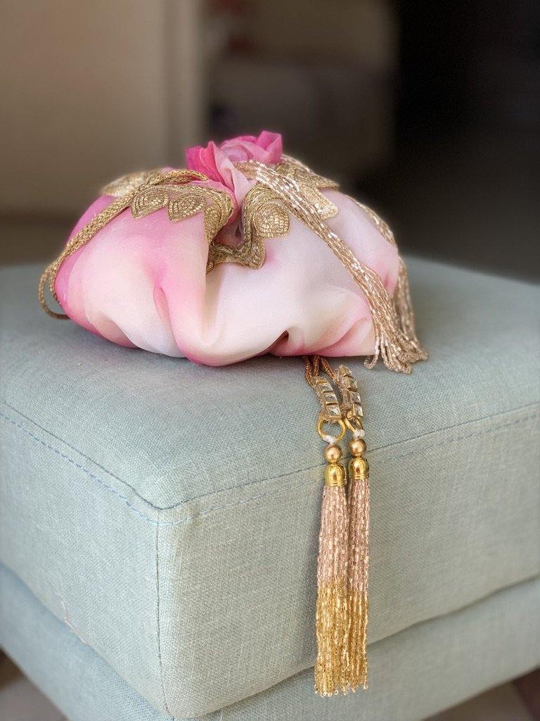 Ozel Delicate Darlings: Shibori Organza Pastel Pink Gol Potli - Ozel Bir Sey